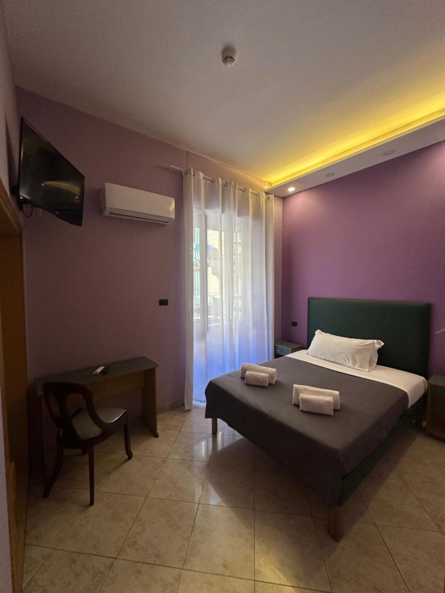 Smart Station Hotel Naples Exterior photo